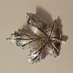 1960s Keyes Canadian Signed Silvertone Leaf Brooch